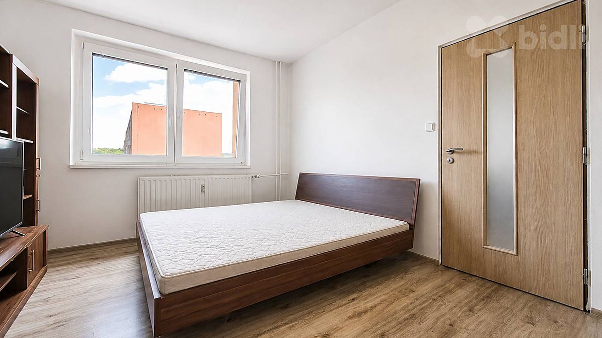 Pronájem bytu 1+1 33 m² – fotografie 4