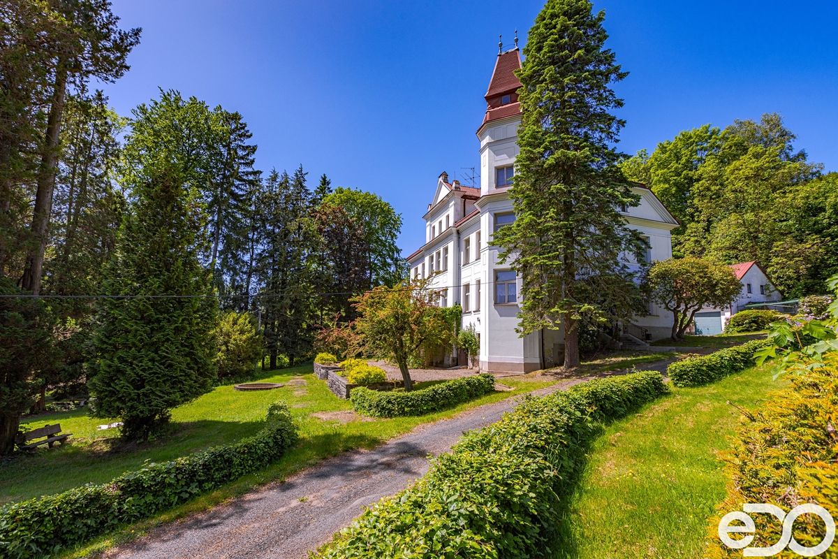 Prodej vily 680 m², pozemek 5000 m² – fotografie 5