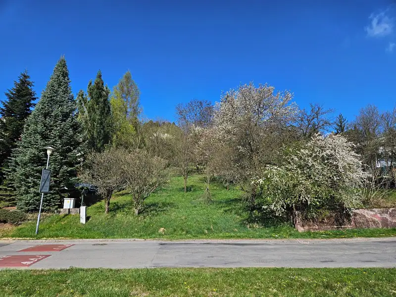 Prodej stavebního pozemku 890 m², Zlín – náhled fotky 3