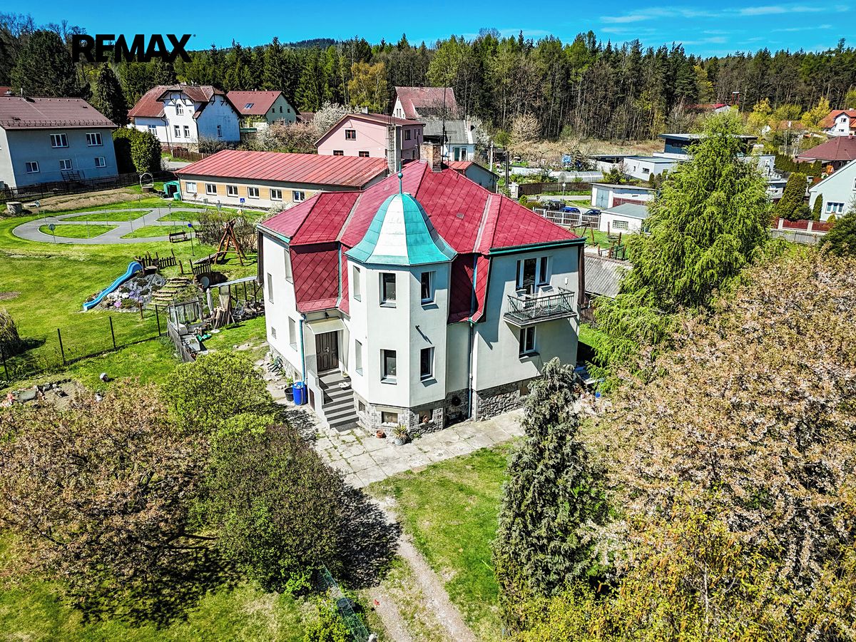 Prodej vily 240 m², pozemek 1897 m² – fotografie 3