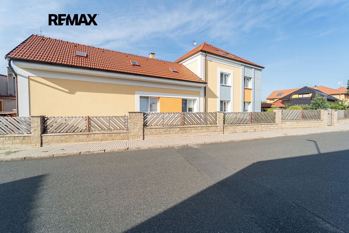 Prodej rodinného domu 172 m², pozemek 955 m² – fotografie 3
