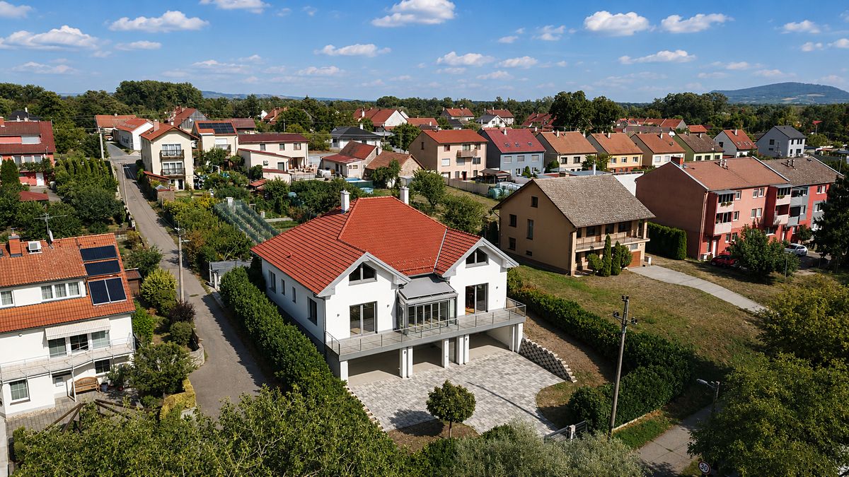 Prodej vily 408 m², pozemek 923 m²
