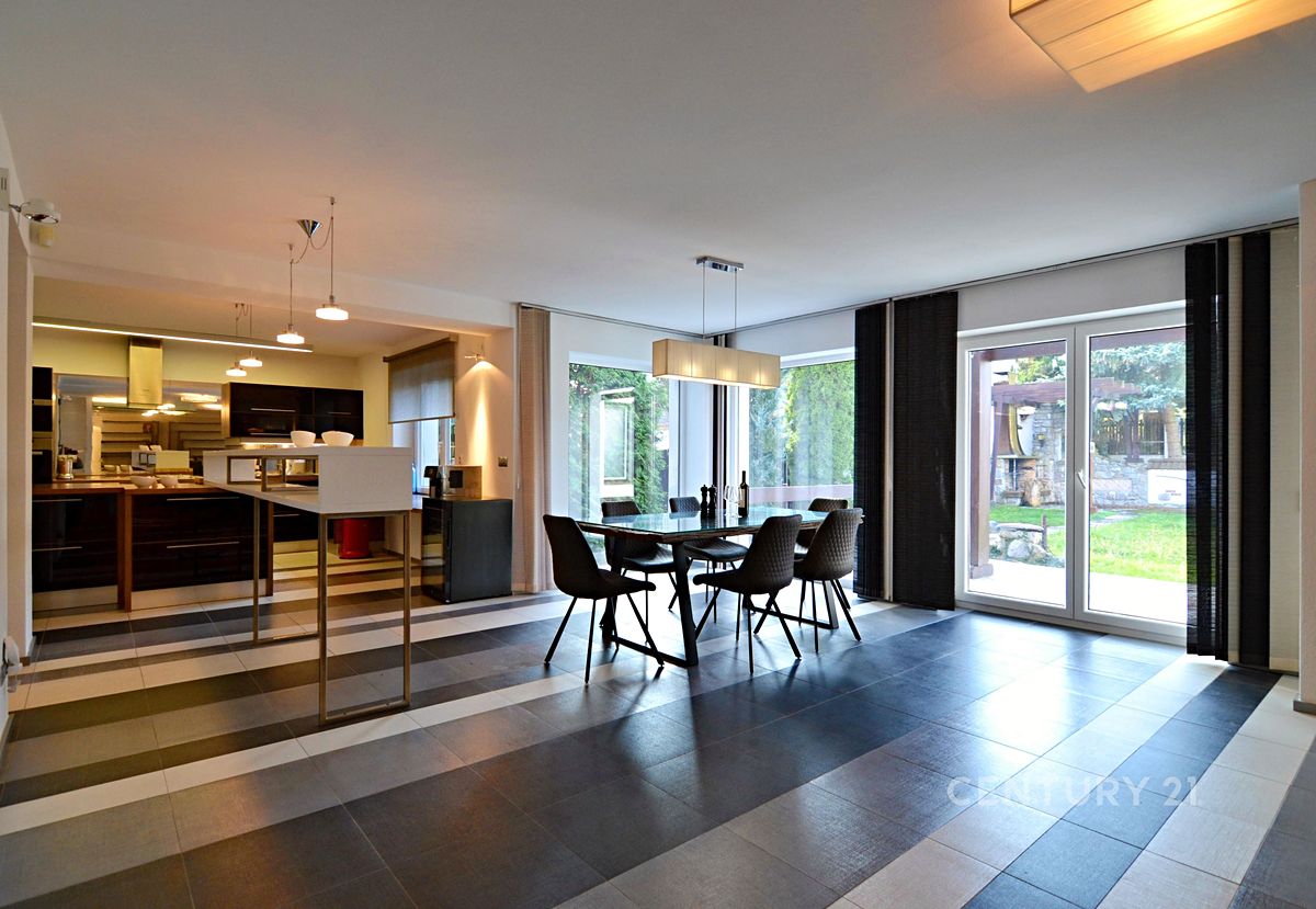 Prodej vícegeneračního domu 830 m², pozemek 1011 m² – fotografie 3