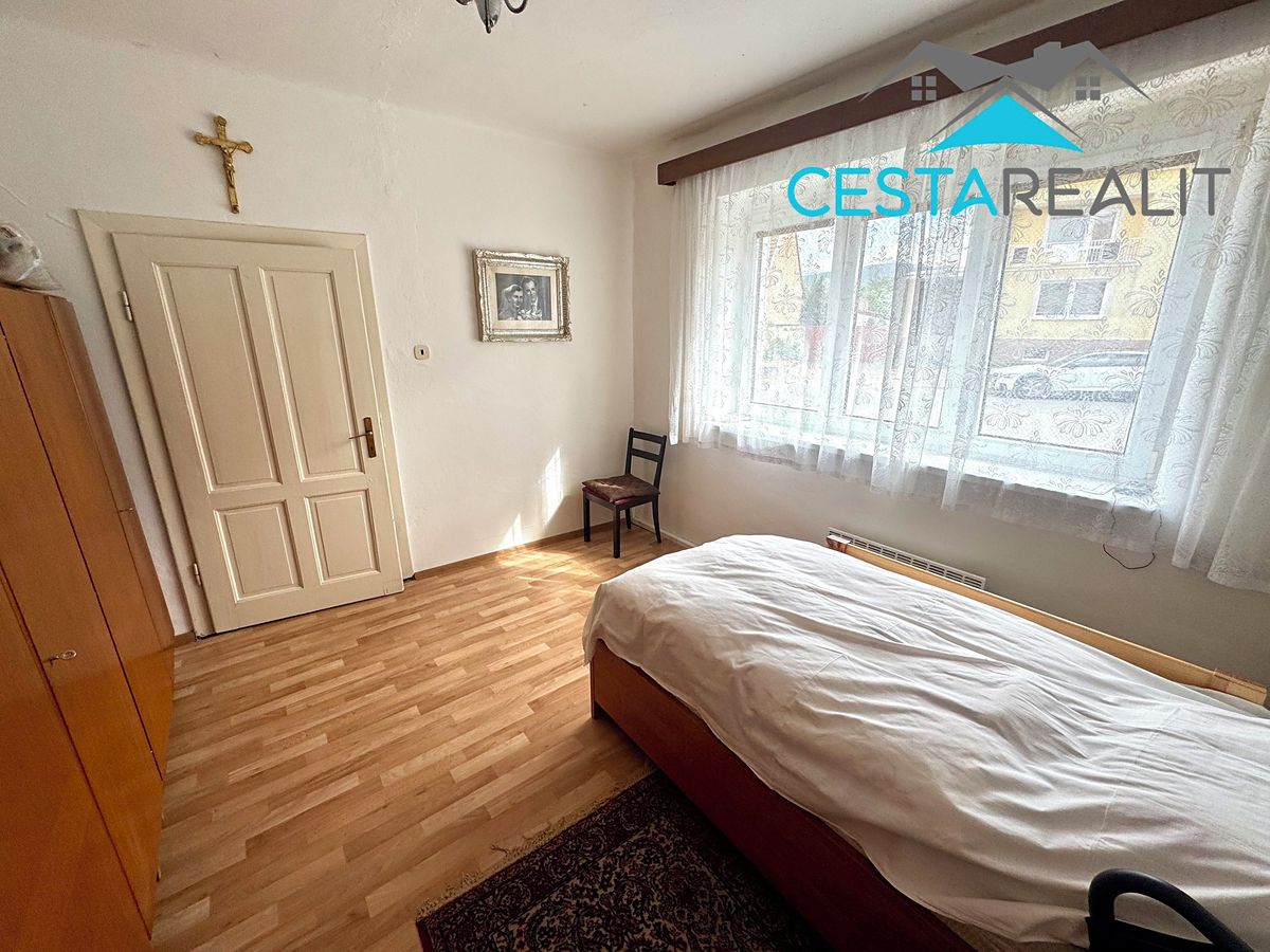 Prodej rodinného domu 160 m², pozemek 1036 m² – fotografie 5