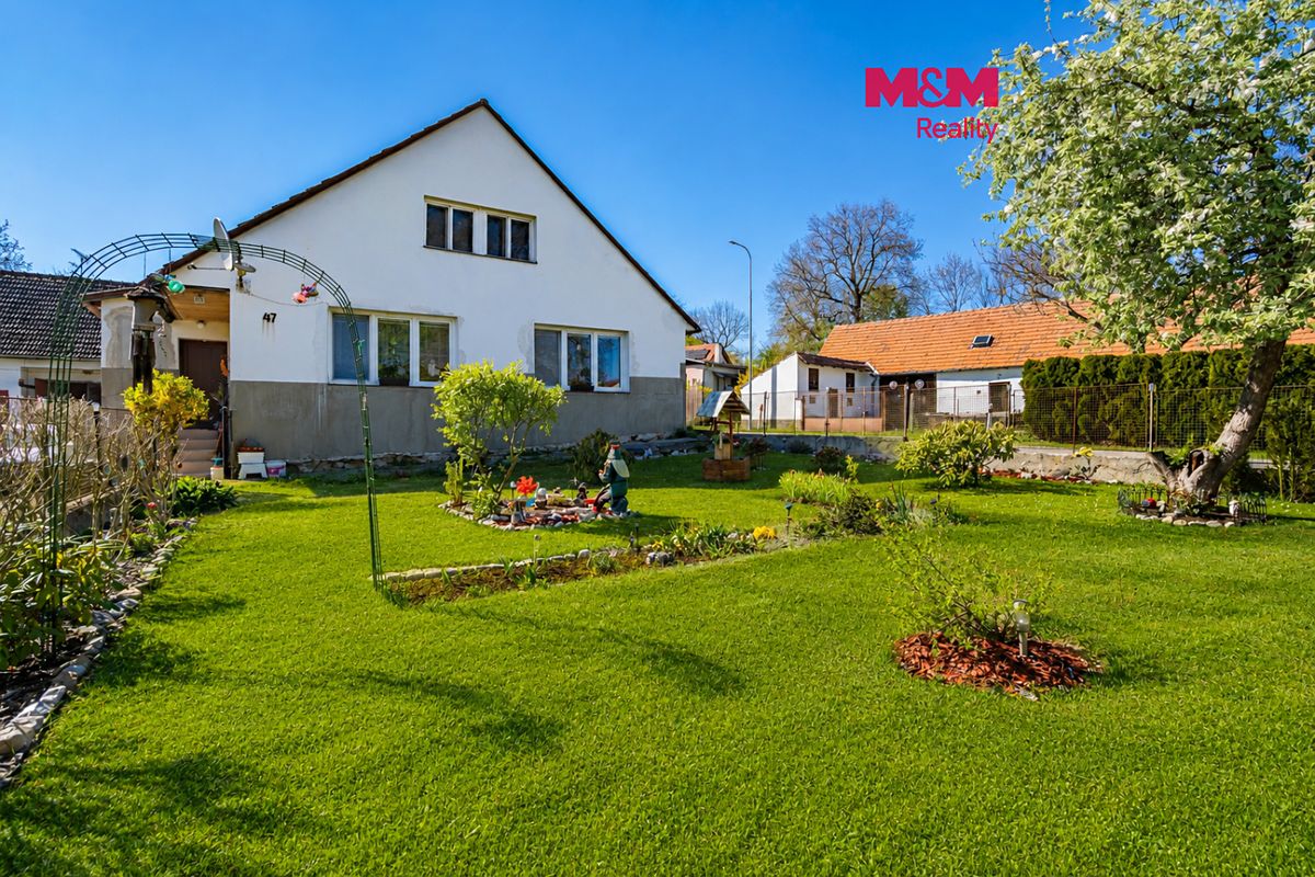 Prodej rodinného domu 190 m², pozemek 914 m²