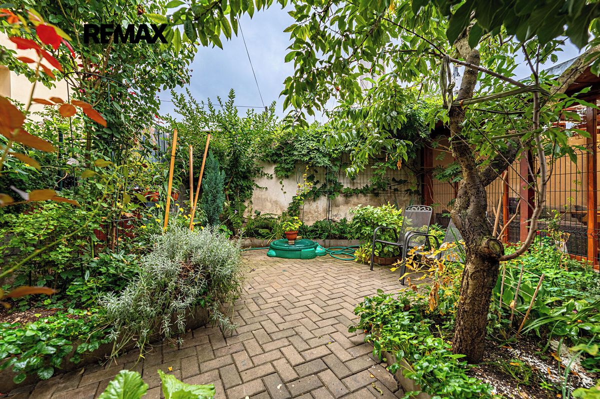 Prodej rodinného domu 215 m², pozemek 339 m² – fotografie 4