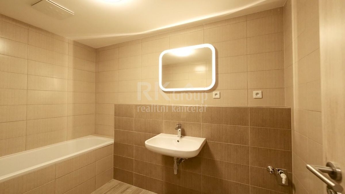 Pronájem bytu 2+kk 48 m² – fotografie 3