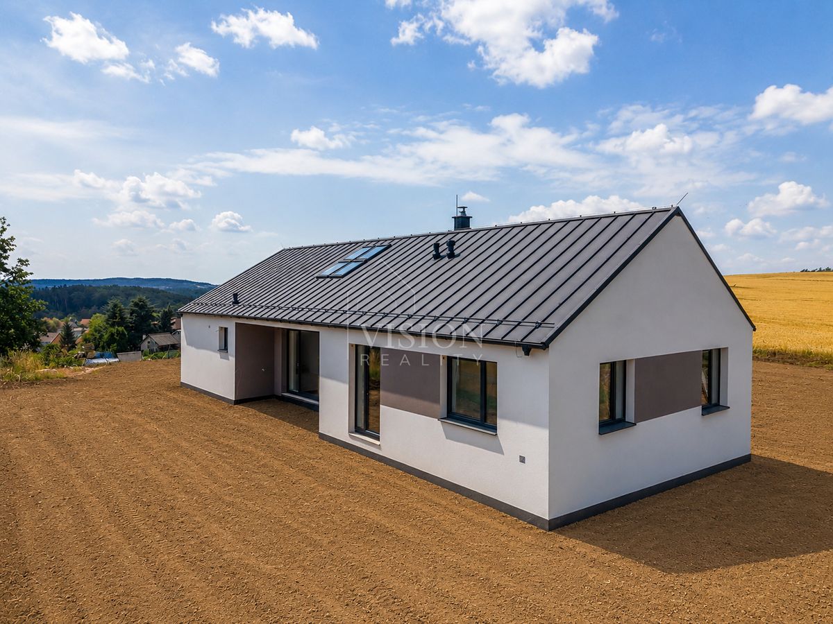 Prodej rodinného domu 147 m², pozemek 1304 m² – fotografie 2