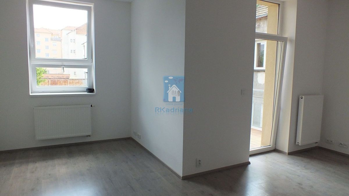 Pronájem bytu 1+kk 35 m² – fotografie 4