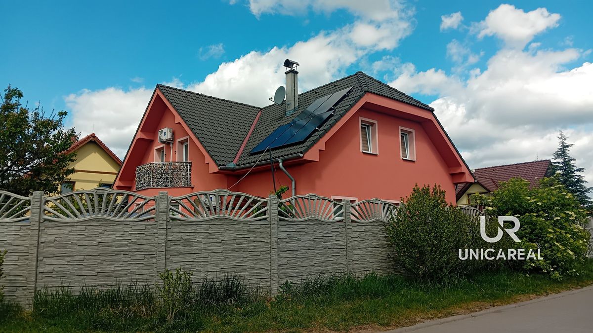 Prodej rodinného domu 233 m², pozemek 651 m²