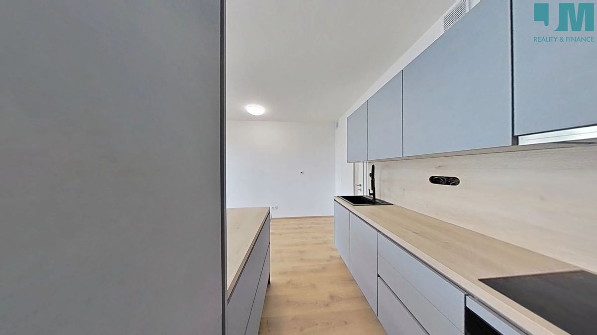 Pronájem bytu 1+kk 28 m² – fotografie 4