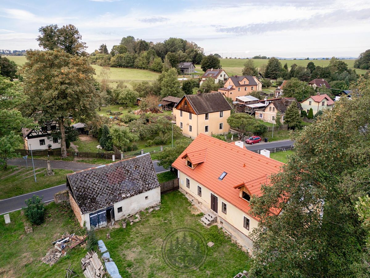 Prodej rodinného domu 248 m², pozemek 1427 m² – fotografie 3