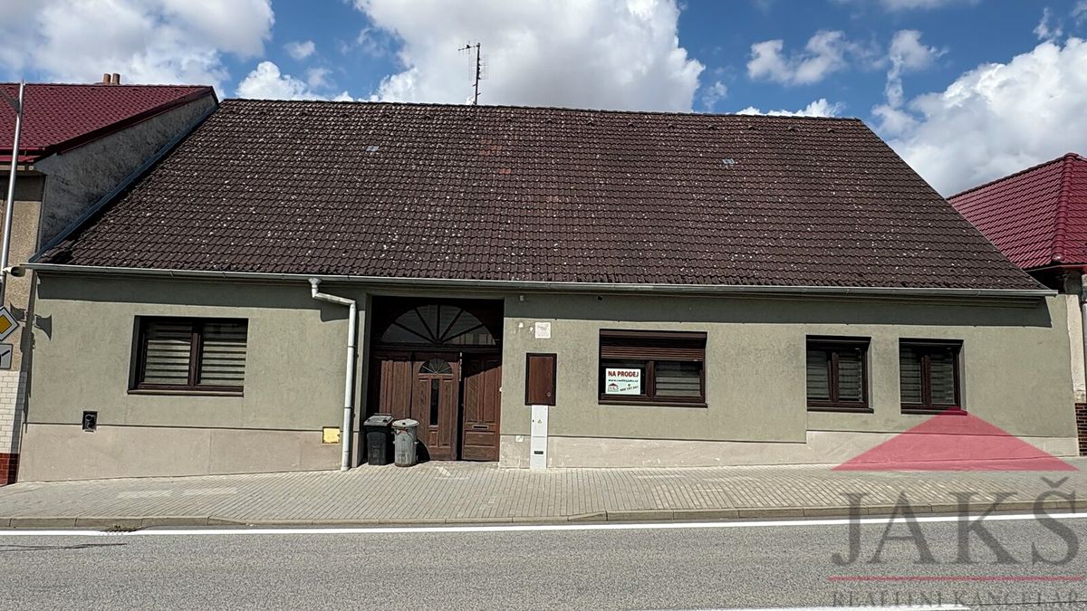 Prodej rodinného domu 200 m², pozemek 808 m² – fotografie 3