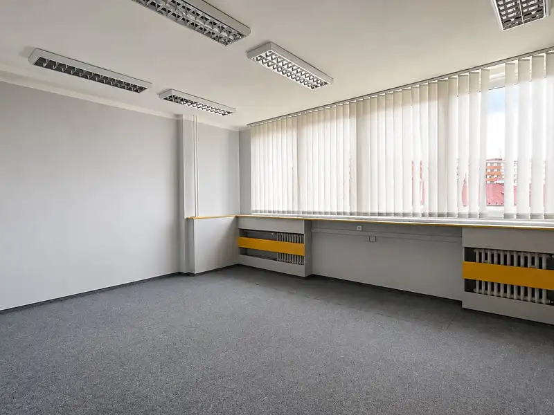 Pronájem kanceláře 29 m², Chomutov – náhled fotky 3