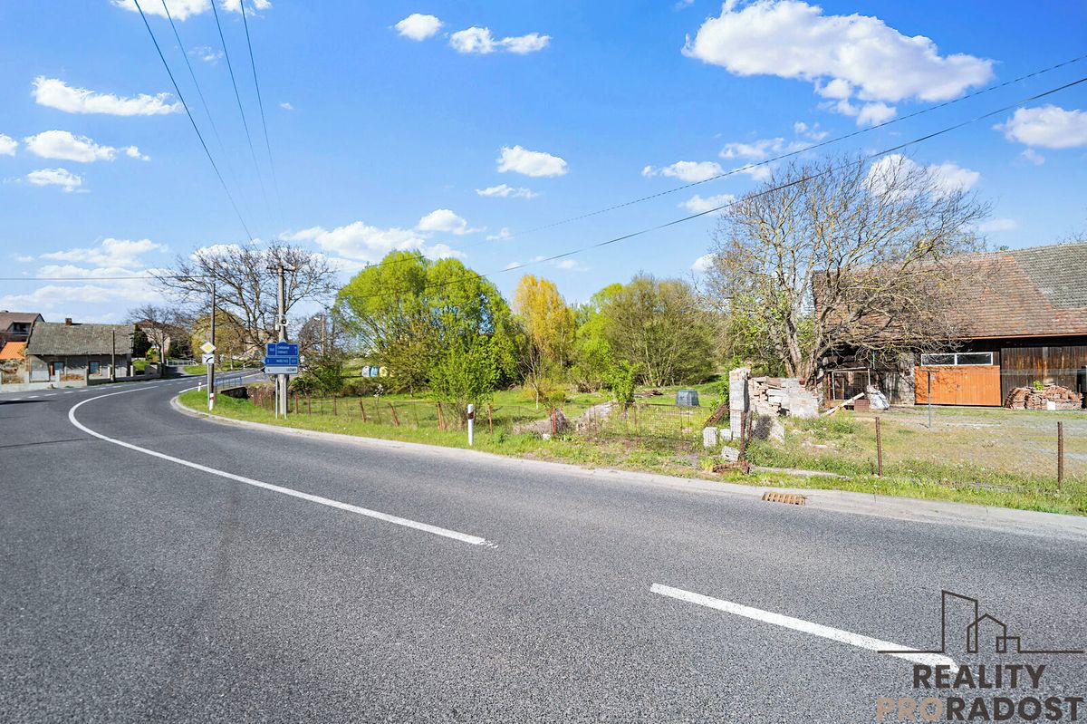 Prodej stavebního pozemku 893 m² – fotografie 3