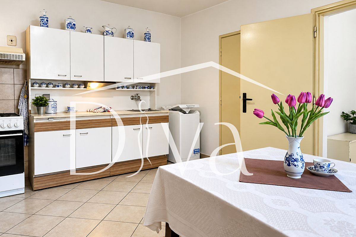 Prodej rodinného domu 180 m², pozemek 740 m² – fotografie 4