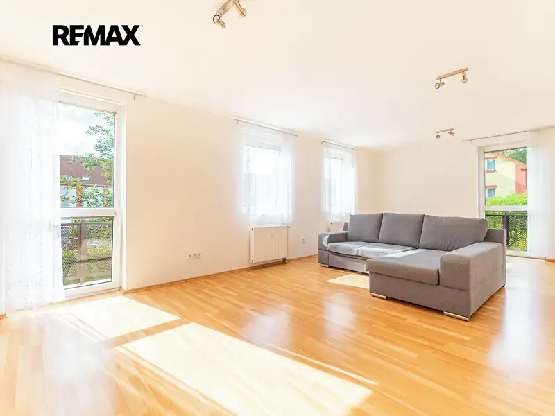 Pronájem bytu 1+1 48 m², Milovice – náhled fotky 1