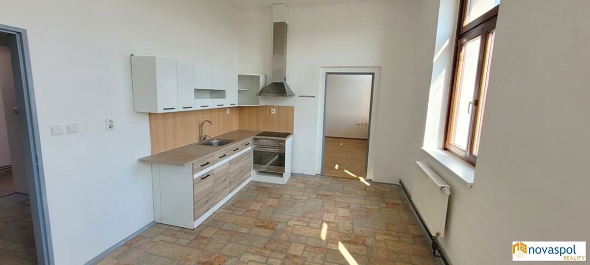 Pronájem bytu 2+1 78 m² – fotografie 2