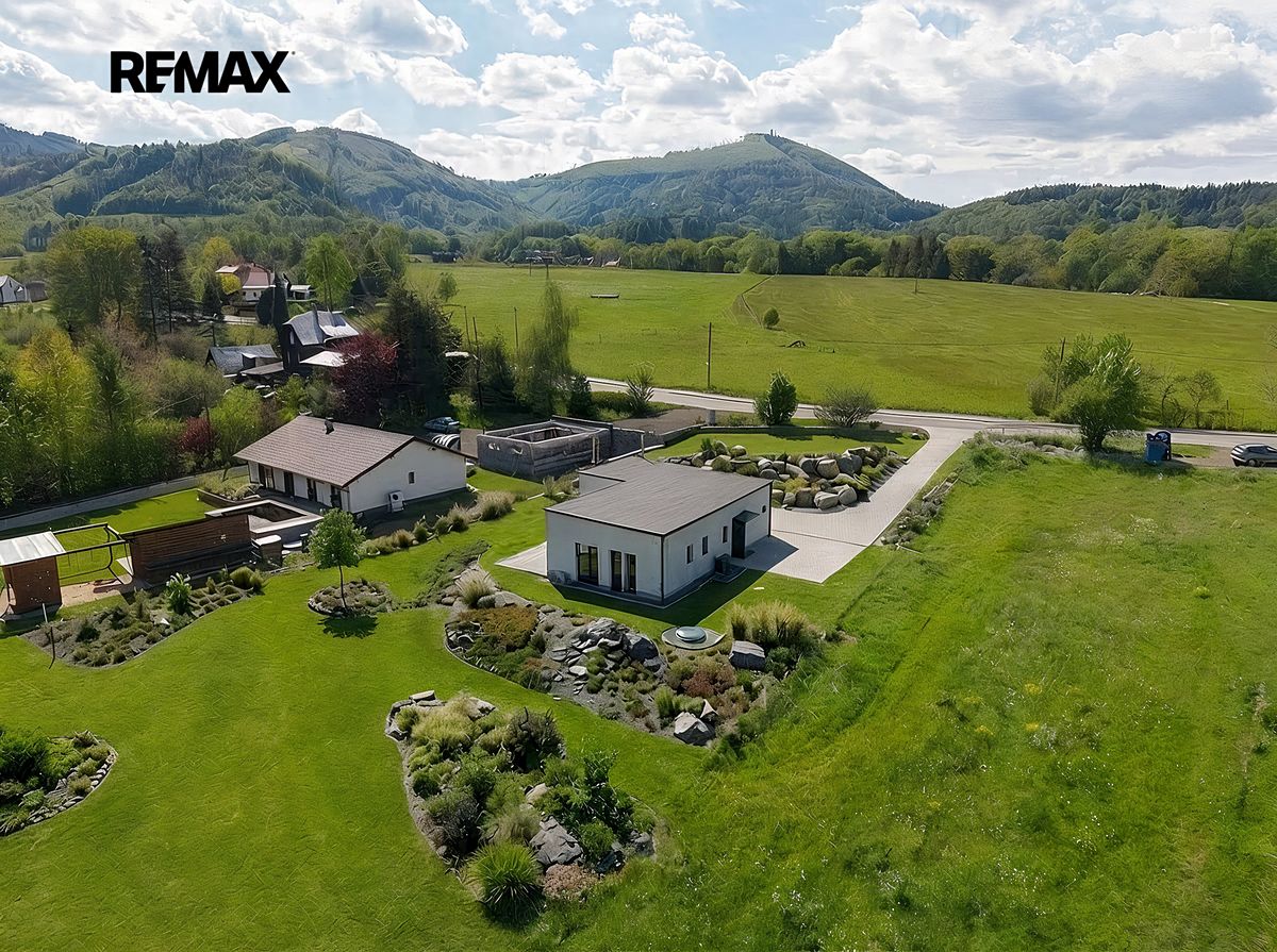 Prodej rodinného domu 99 m², pozemek 2032 m²