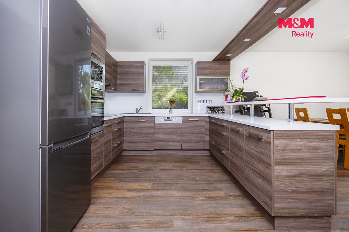Prodej rodinného domu 118 m², pozemek 1050 m² – fotografie 2