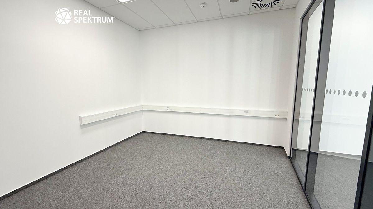 Pronájem kanceláře 106 m² – fotografie 3