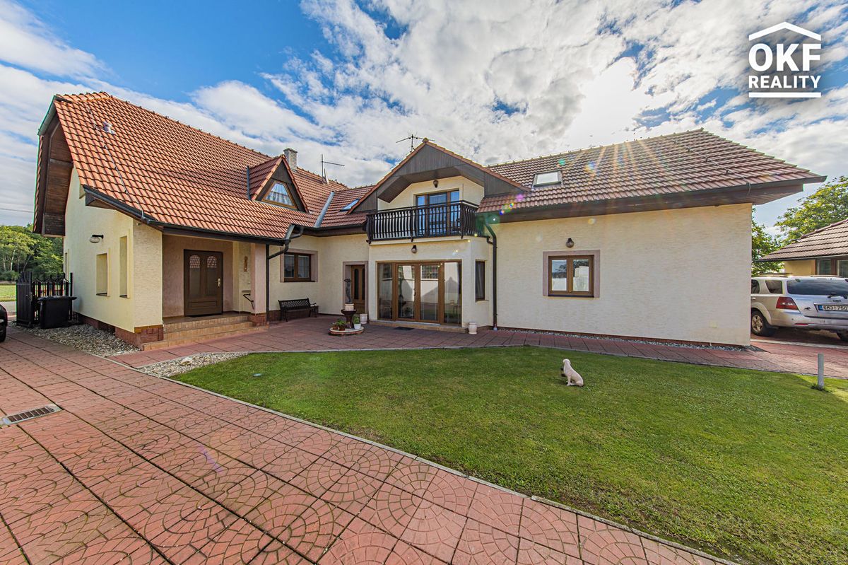 Prodej rodinného domu 358 m², pozemek 2875 m²