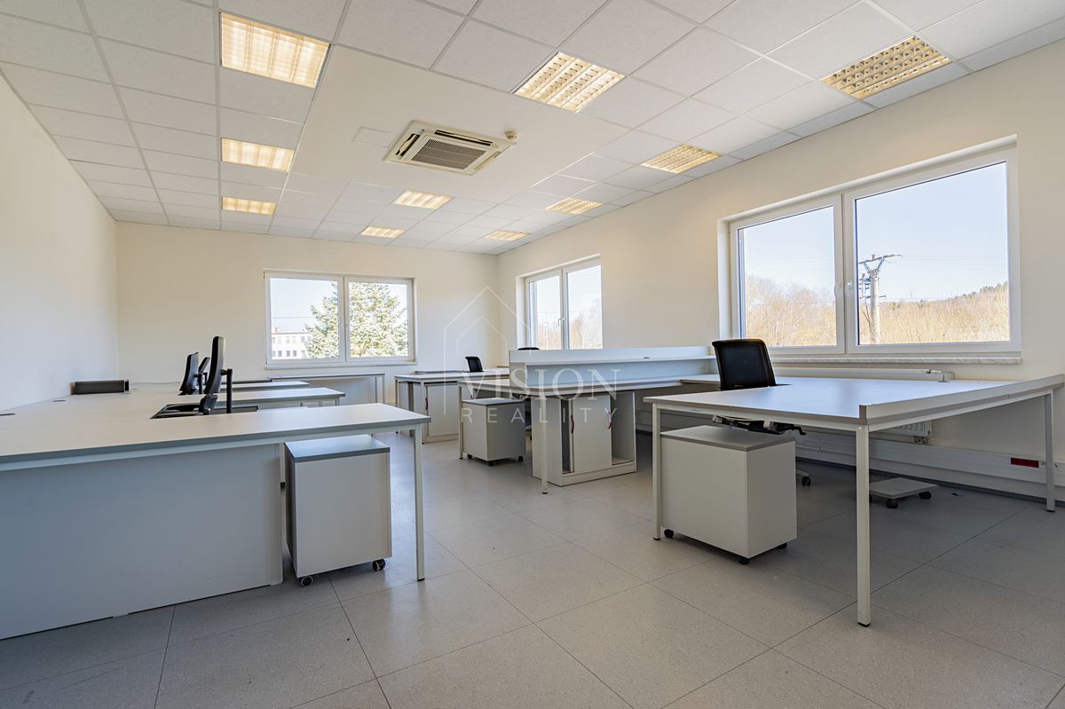 Pronájem kanceláře 118 m² – fotografie 3