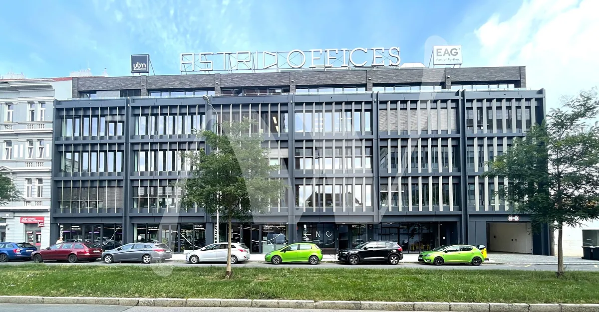 Pronájem kanceláře 840 m²