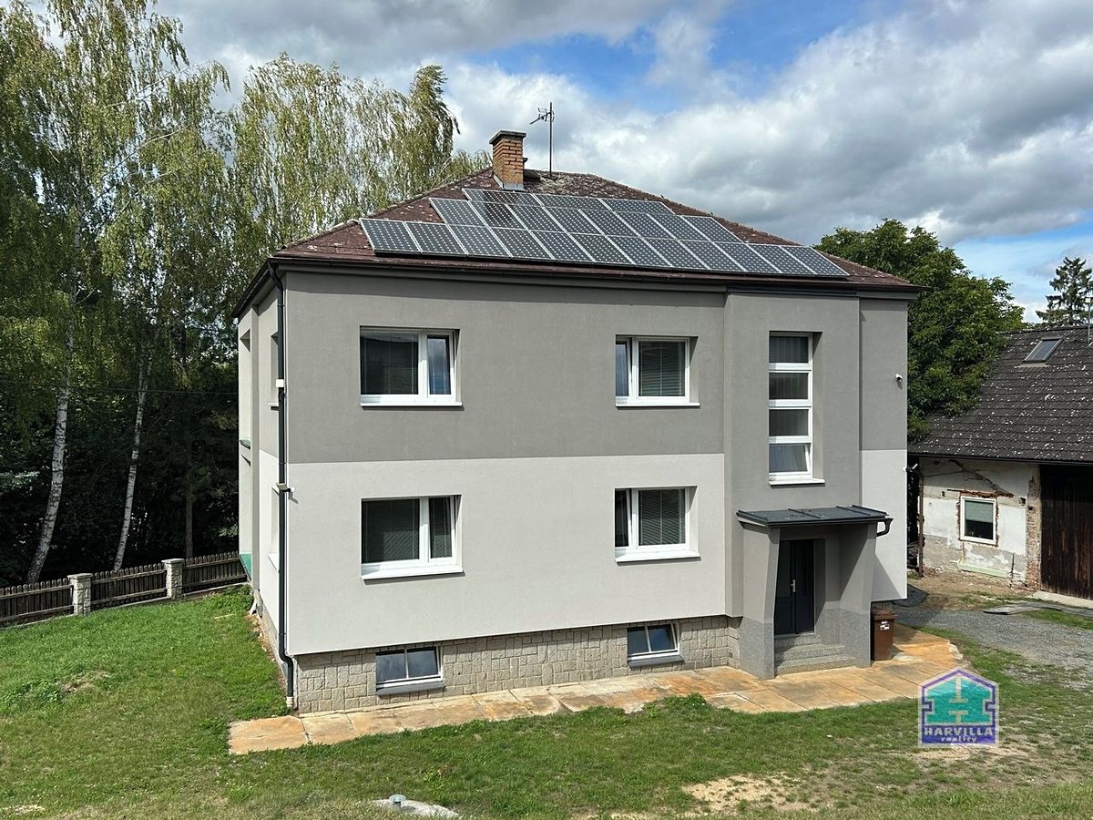 Prodej rodinného domu 192 m², pozemek 1098 m² – fotografie 2