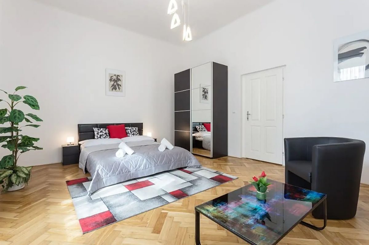 Pronájem bytu pokoje 25 m²
