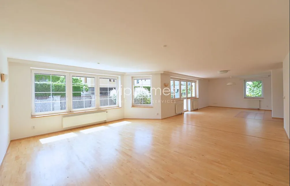 Pronájem vily 500 m², pozemek 800 m²