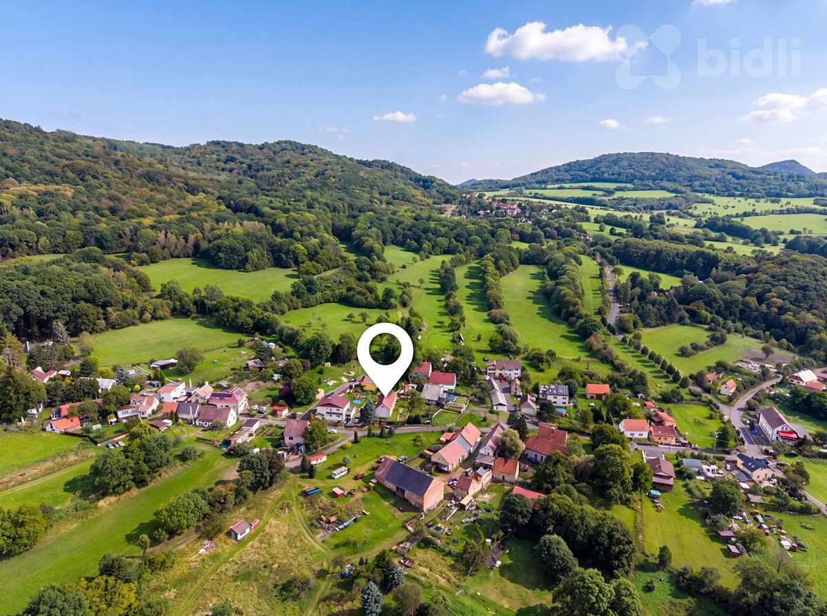 Prodej rodinného domu 100 m², pozemek 862 m² – fotografie 2