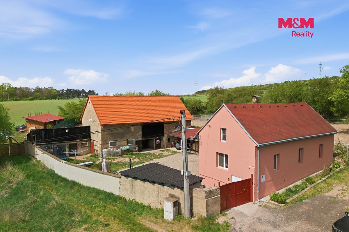 Prodej rodinného domu 140 m², pozemek 2054 m² – fotografie 3