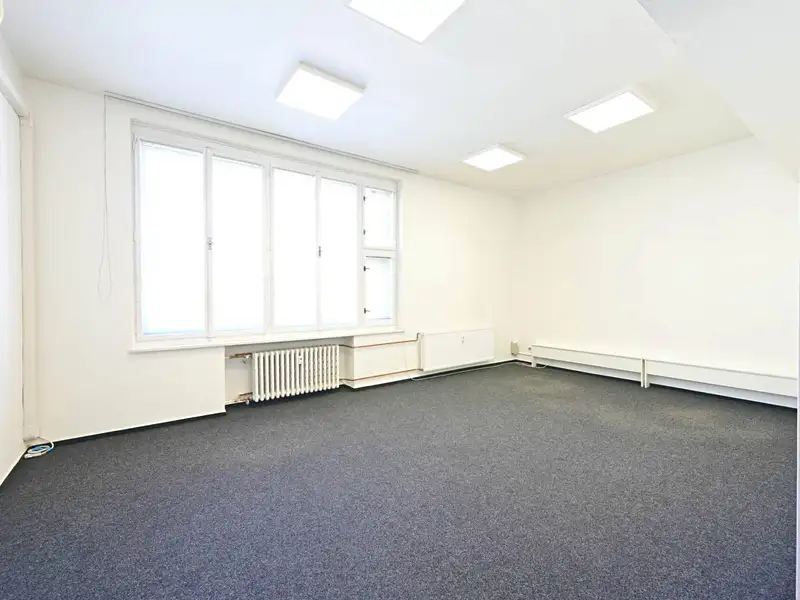 Pronájem kanceláře 26 m², Mladá Boleslav – náhled fotky 1