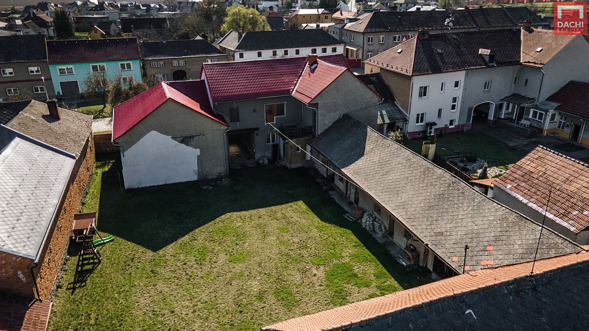 Prodej rodinného domu 350 m², pozemek 2531 m² – fotografie 2