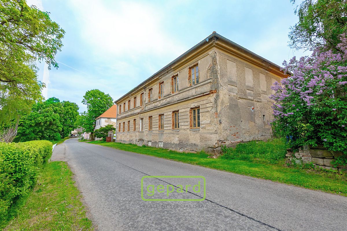 Prodej rodinného domu 388 m², pozemek 3321 m²