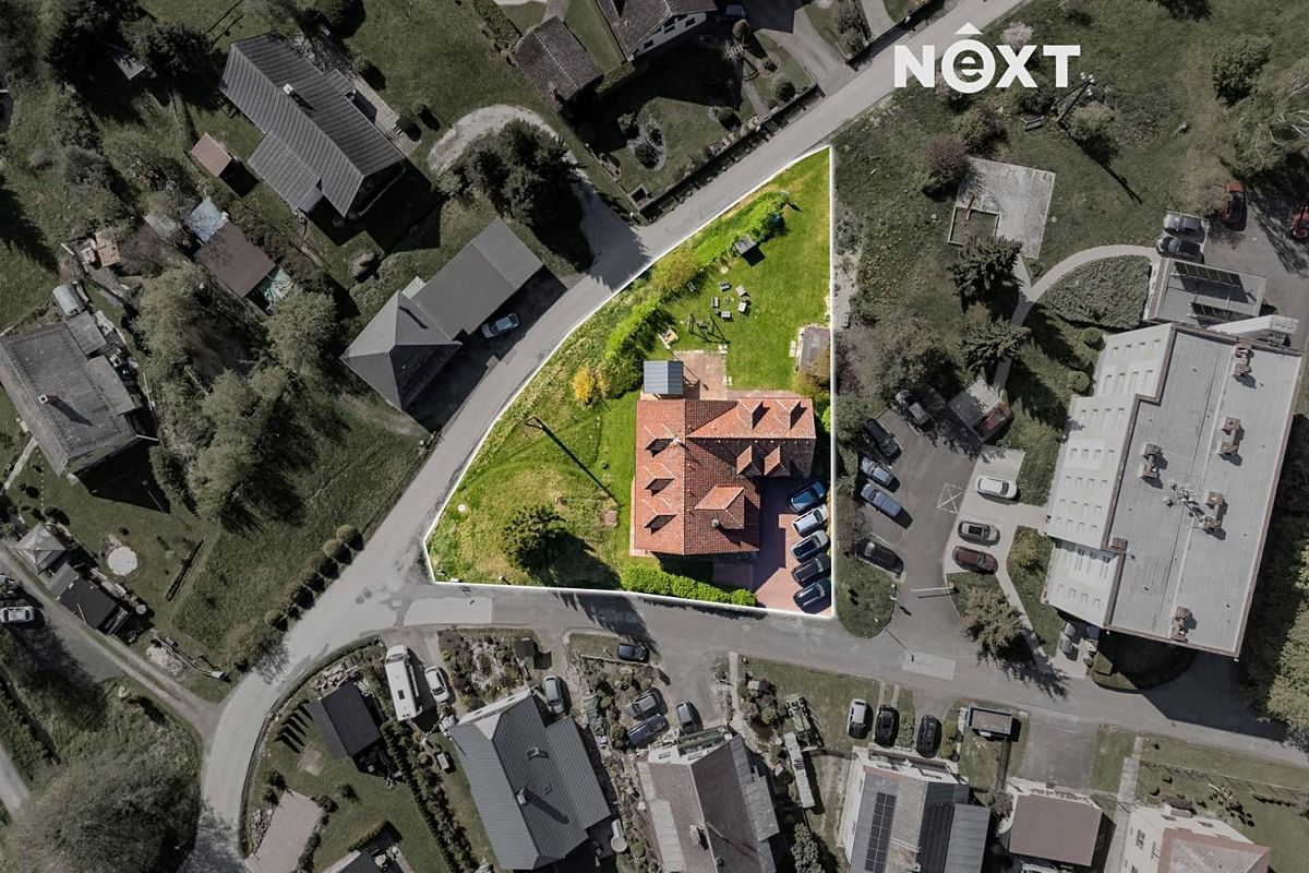 Prodej rodinného domu 230 m², pozemek 1433 m² – fotografie 2