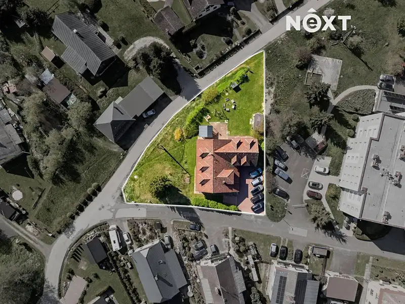 Prodej rodinného domu 230 m², pozemek 1433 m², Jilemnice – náhled fotky 2