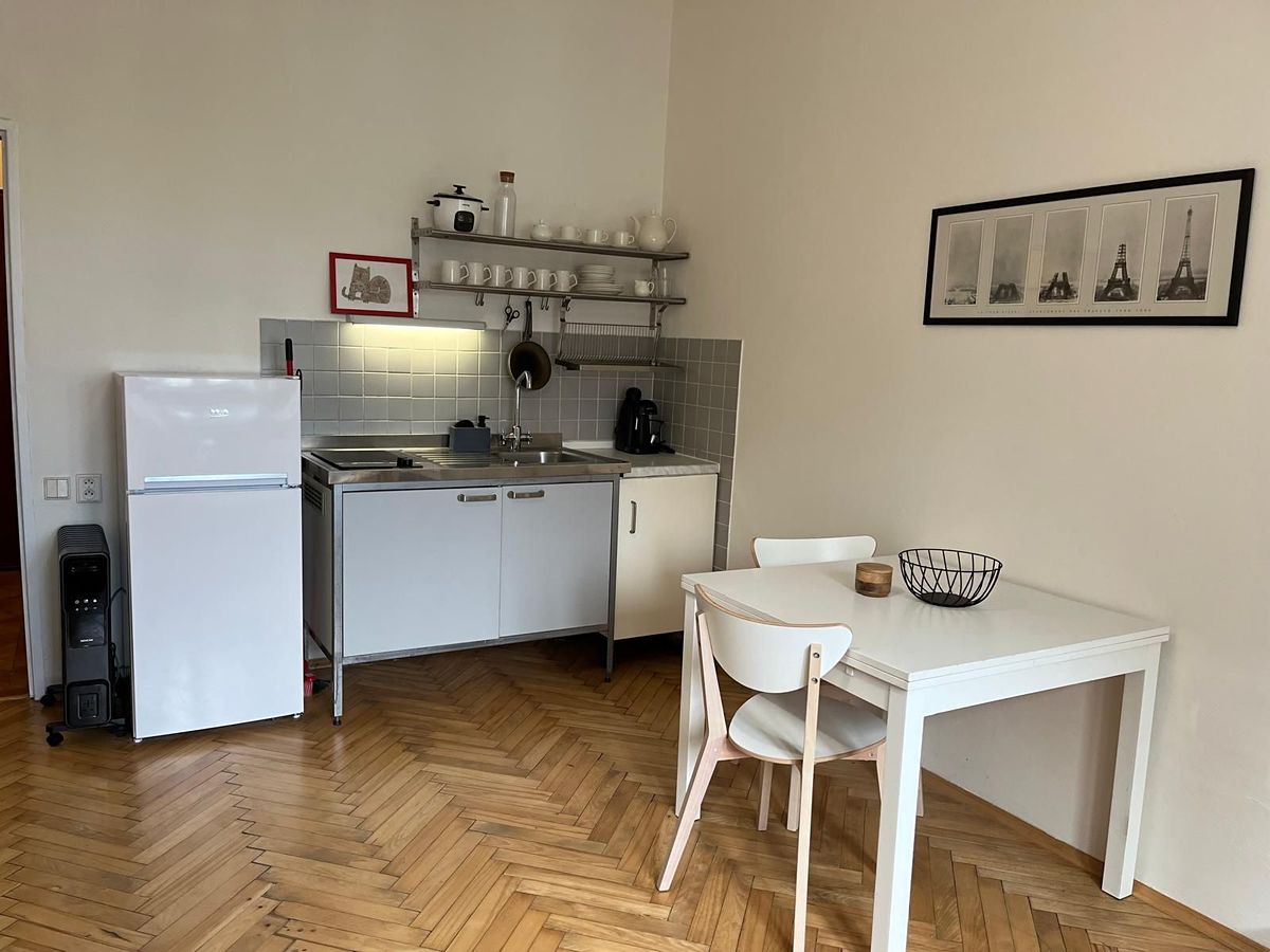 Pronájem bytu 1+kk 22 m² – fotografie 3