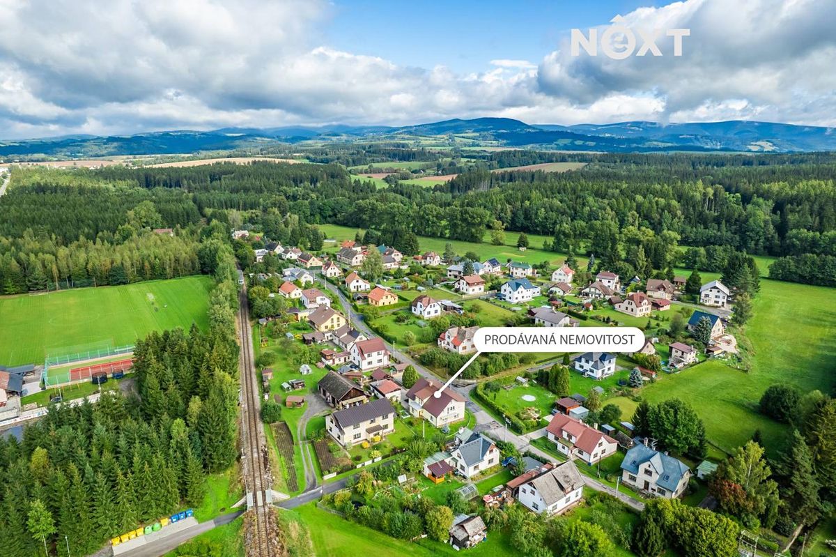 Prodej rodinného domu 250 m², pozemek 763 m² – fotografie 2