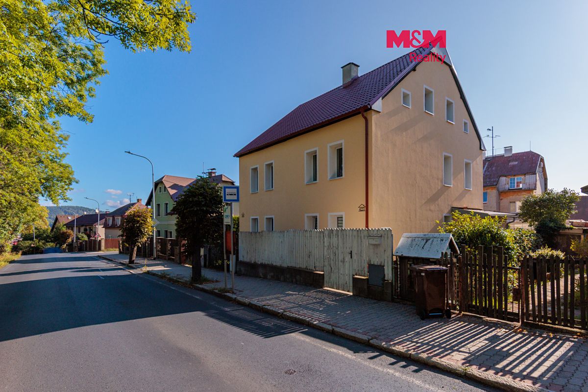 Prodej rodinného domu 100 m², pozemek 211 m²