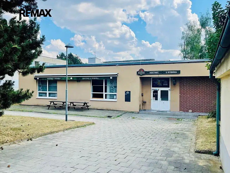 Pronájem obchodního prostoru 427 m², Třebíč – náhled fotky 1