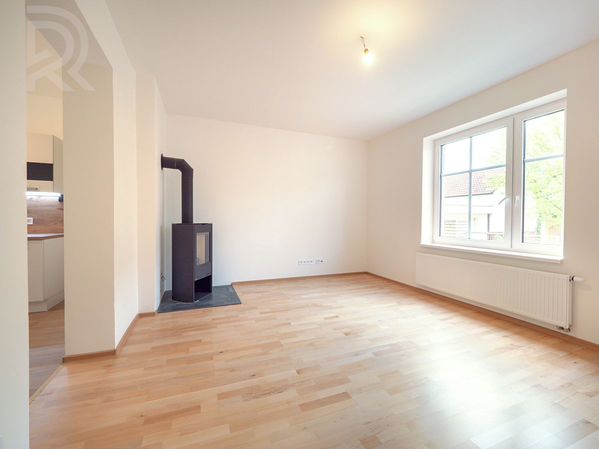Pronájem rodinného domu 100 m², pozemek 426 m² – fotografie 5