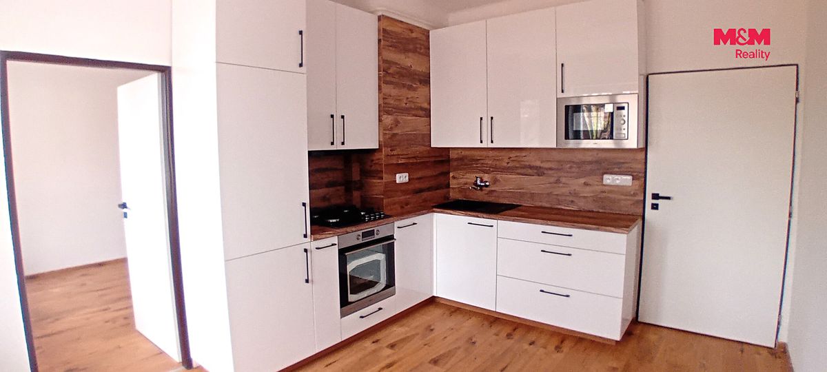 Pronájem bytu 2+kk 36 m² – fotografie 2