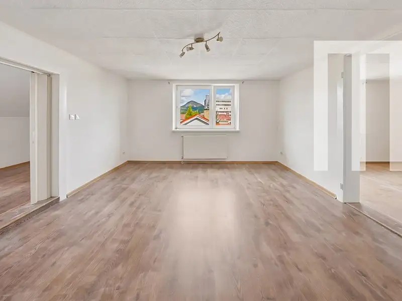 Pronájem bytu 2+1 70 m², Nový Bor – náhled fotky 1