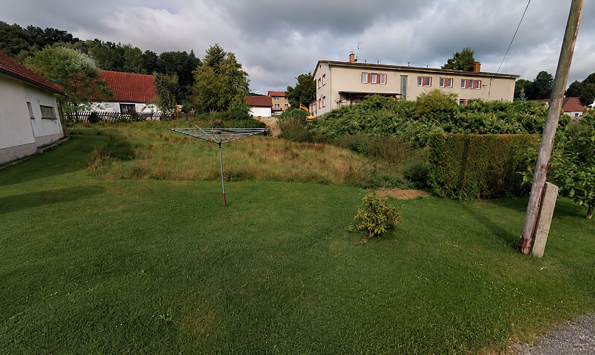Prodej stavebního pozemku 827 m² – fotografie 2