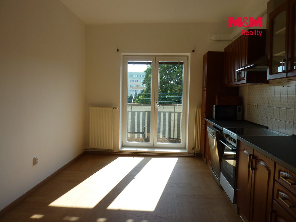 Pronájem bytu 2+1 80 m² – fotografie 3