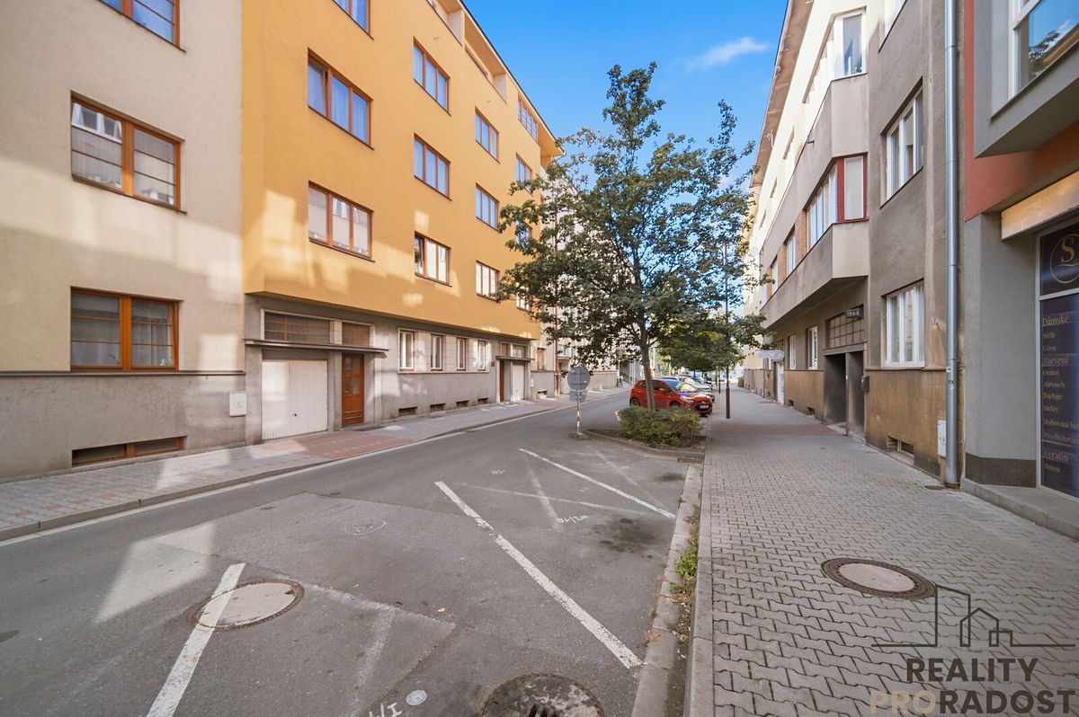 Pronájem bytu 2+kk 55 m² – fotografie 2