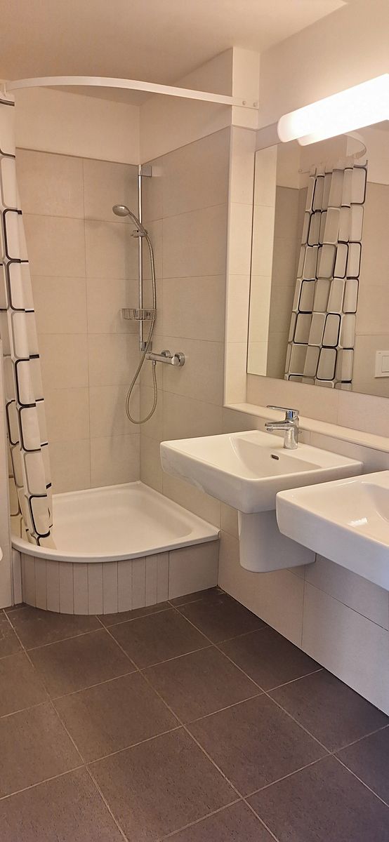 Pronájem bytu 1+kk 46 m² – fotografie 4