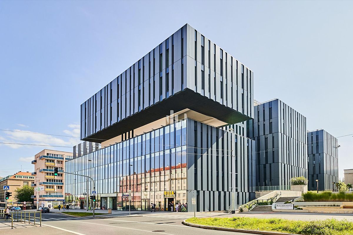 Pronájem kanceláře 450 m²